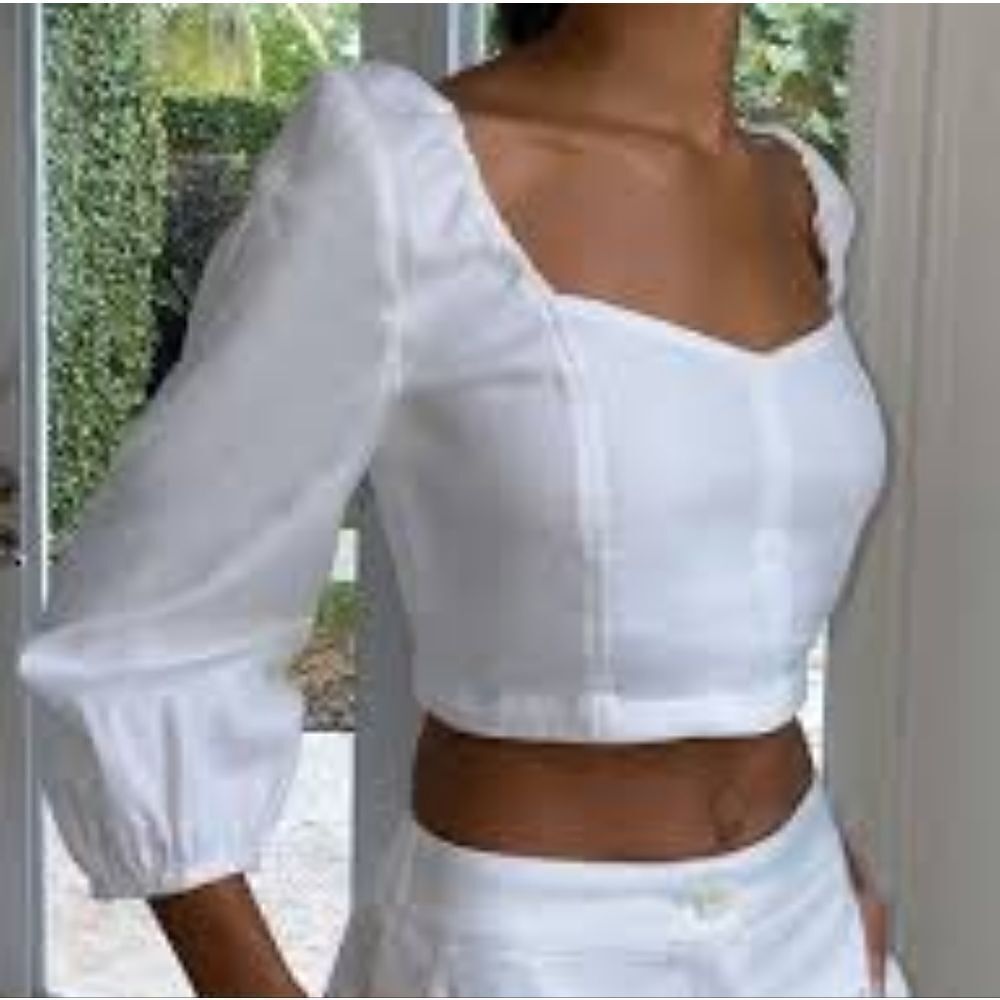 Babaton Hadwyn Long Sleeve Crop Top with Sweetheart Neckline. Size S.